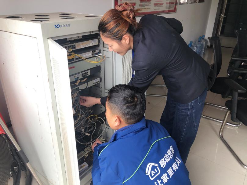 2服务明星童一鸣